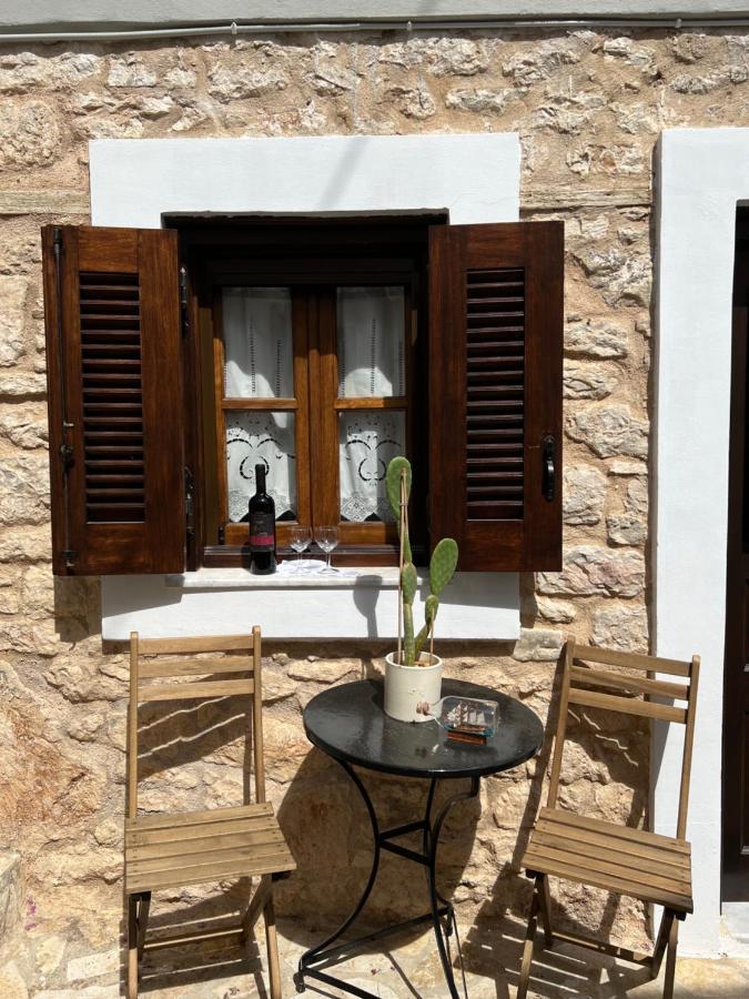 Luca'S Houses Chalki Town Exterior foto