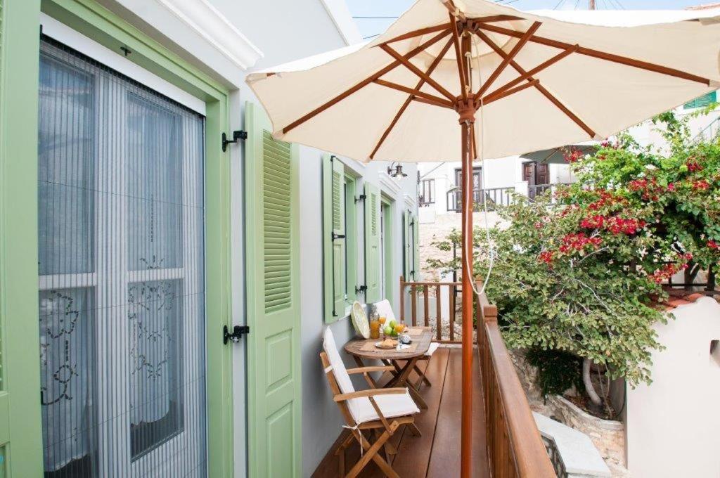 Luca'S Houses Chalki Town Exterior foto