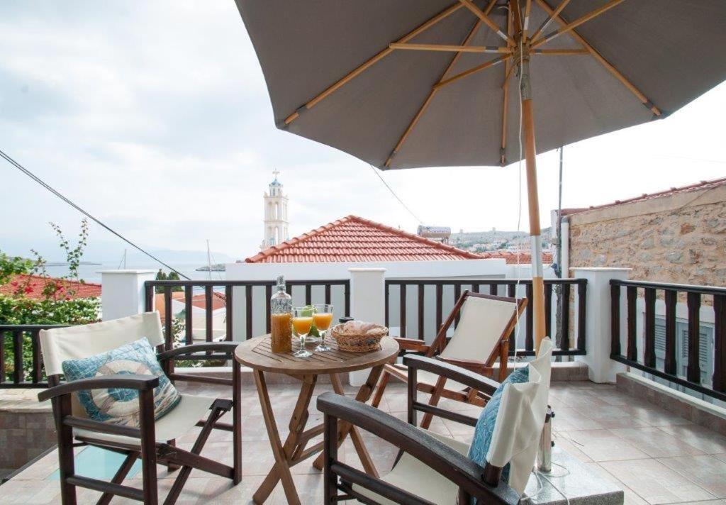 Luca'S Houses Chalki Town Exterior foto